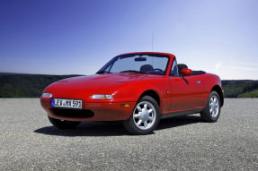 马自达MX-5 NA和NB（1989-2005）     一种新复古但已经很经典的跑车    起价5,000欧元