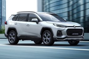 铃木展示了丰田Rav 4的Across车型