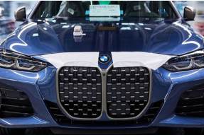 全新BMW 4系的生产栩栩如生