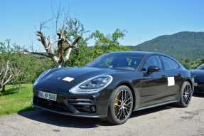 入门-重新设计的保时捷Panamera（2020年）：从外部进化，在引擎盖下革命