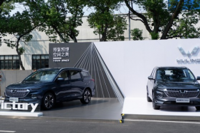 “大四座家用车”五菱凯捷首次亮相     魔术空间媲美本田