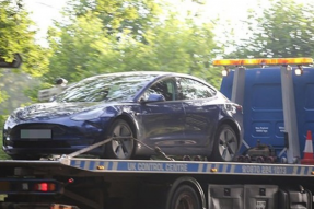 特斯拉Model3在英格兰南部发生车祸