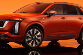 凯迪拉克XT5 PHEV新推Air版：便宜2万，砍掉的恰恰是中国买家最在意的“智驾”